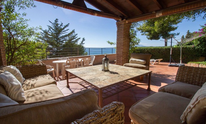 El Candado Apartment | Apt in Malaga capital, magnificent views of the Bay very close to the beach