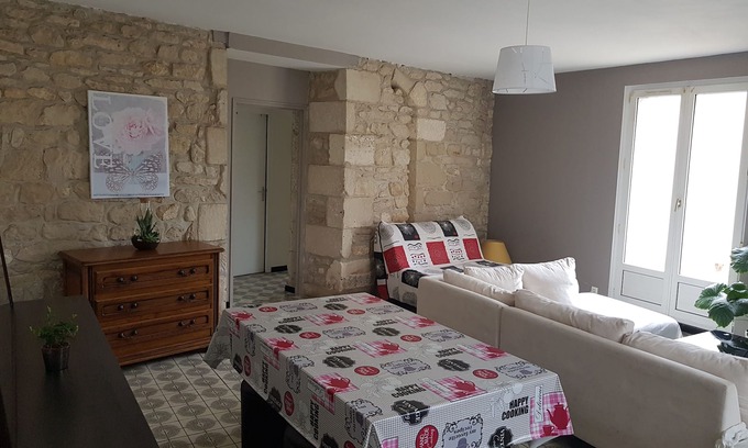 Chasseneuil-du-Poitou Apartment | APT T31 - 3 min from Futuroscope - 2 bedrooms with terrace & garden