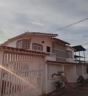 San Cristóbal Apartment | Apto CUEVA DEL OSO PARAMILLO 2 Hab 4 Pax