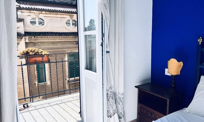 Marsala Apartment | Aqua Claudia Two-Bedroom Apartment facing the Aurelian Walls