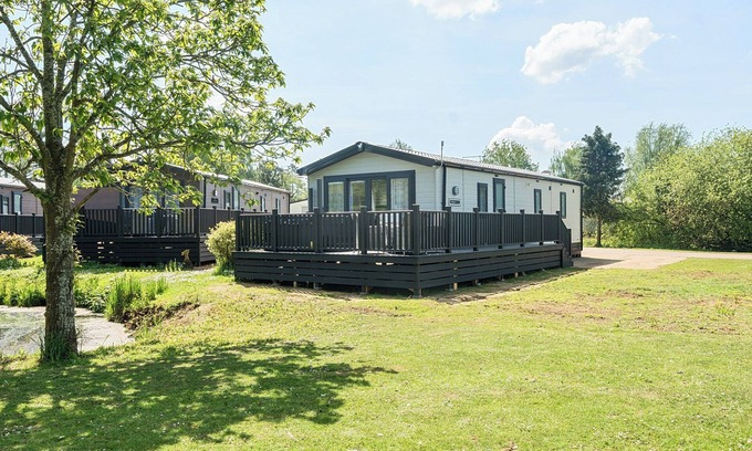Great Billing Cottage | AQUADROME ABODE - BILLING AQUADROME in Billing Aquadrome Holiday Park