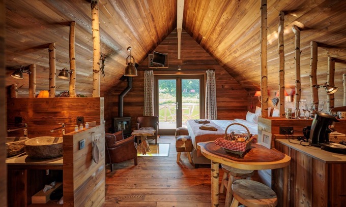 Mettet House | AquaLodge