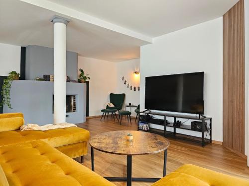 Wehrda Apartment | Ara - Loft, Big Terrace, BBQ, Tischkicker, PS4, Stream