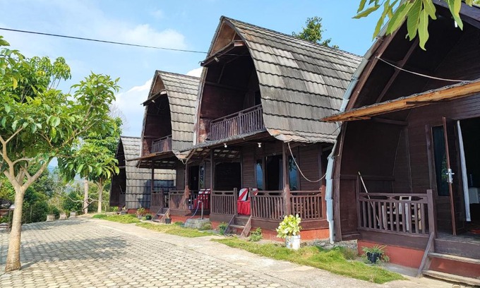 Sumatra Hotel | Arafah Resort @ Danau Kerinci Jambi RedPartner