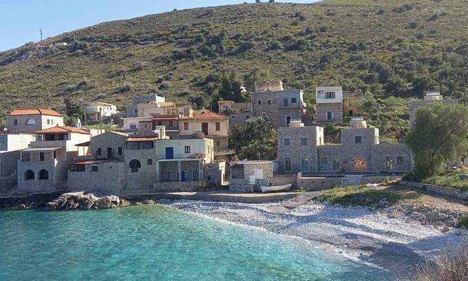 East Mani Resort | Arapis Rooms & Suites