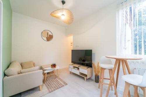 Le Poirier Baron Apartment | Arau casa - Appt à Sannois avec jardin