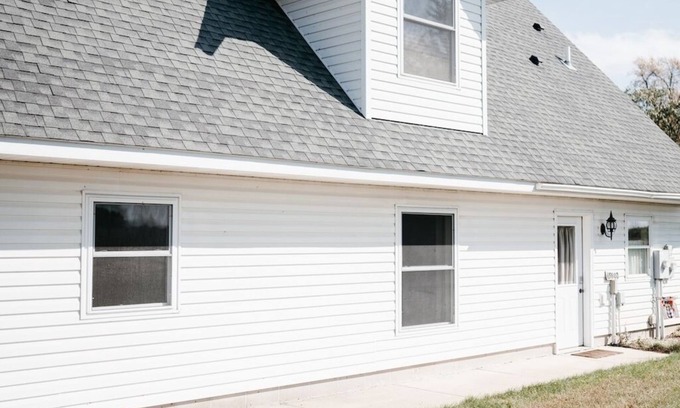 Meeker County House | ARCH ACRES - Two BR - ADA Accessible - Gravel Road - Cozy & Homey - Pet Friendly