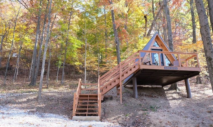 Scio Cabin | Arches/Rustic Lakeview Cabin- 2 Person A-Frame