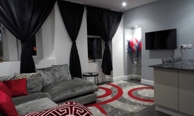 Newington Apartment | Architect Designed Meadows Central Apartment
