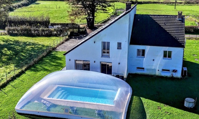 Magnien House | Architect house/Heated swimming pool all year/Billiards/Table football