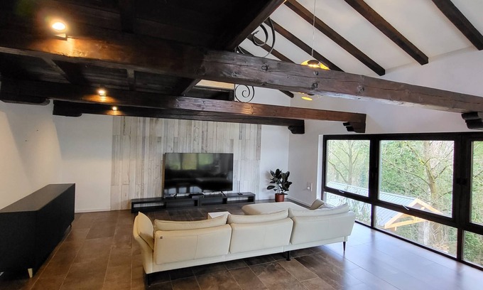 Sudstadt Villa | Architektenhaus am Waldrand mit Sauna