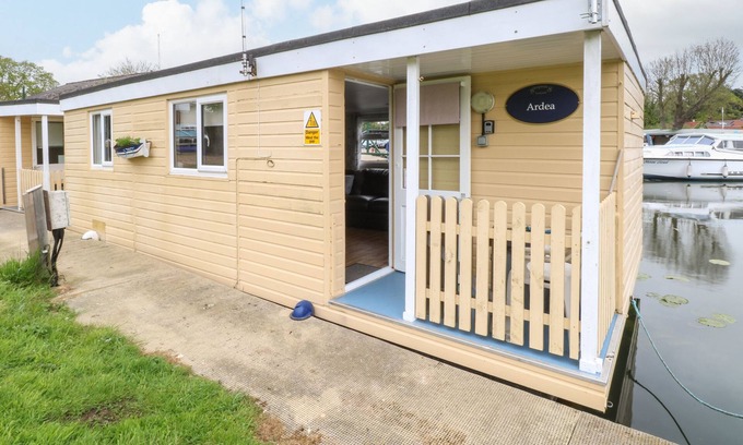 Stalham Cottage | ARDEA, pet friendly, with a garden in Stalham