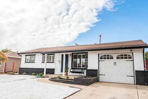 Sacramento Apartment | Arden Family Home BBQ Big Kitchen Backyard Pet W/D