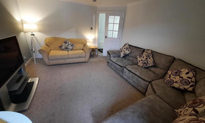Airdrie Apartment | Ardfern Apartments