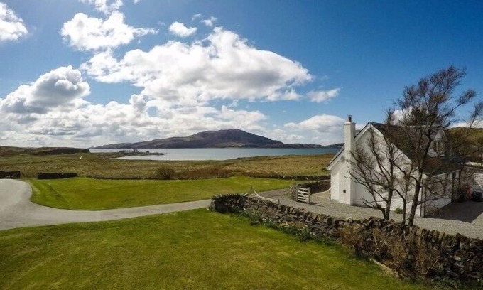 Isle of Luing Cottage | ARDLARACH LODGE, pet friendly in Cullipool, Isle Of Luing