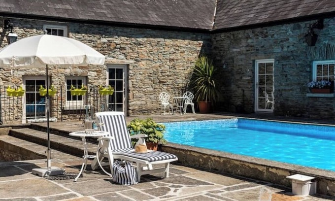 Clonakilty Cottage | Ardnavaha House Poolside Cottage 4nn