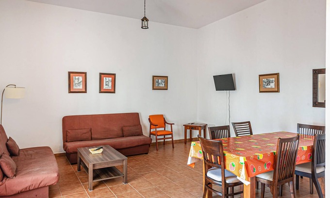 Valencia de Alcantara Apartment | Are you dreaming of a comfortable vacation with a view of the mountains?
