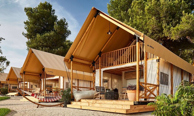 Pomer RV Rental | Arena One 99 Glamping
