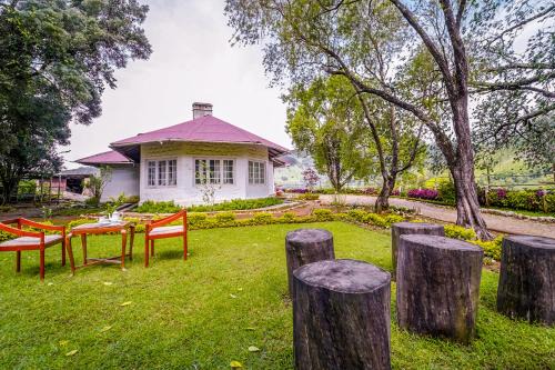 Kannan Devan Hills Villa | Arivikad Tea Bungalow Munnar by VOYE HOMES