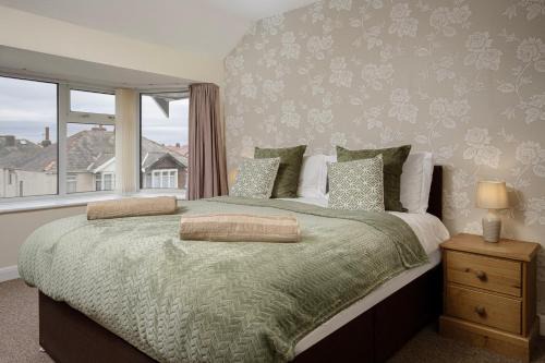 South Shore House | Arnside - Spacious 10-Bedroom Seaside Cottage