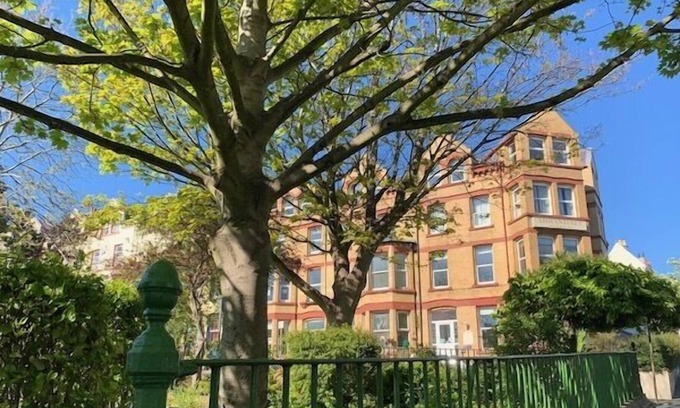Douglas House | Arrandale House