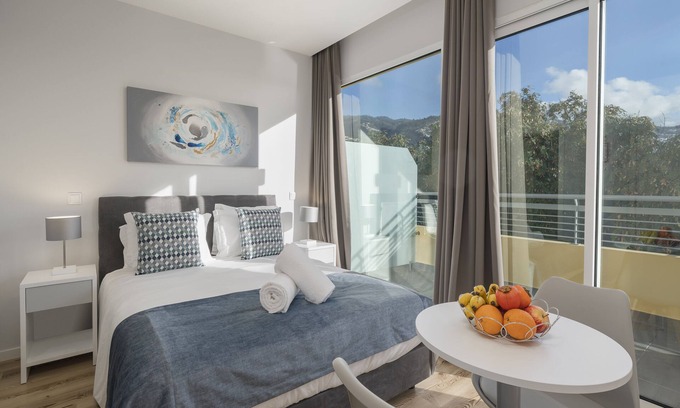 Sao Goncalo Apartment | Art Deco Apartments - 3A