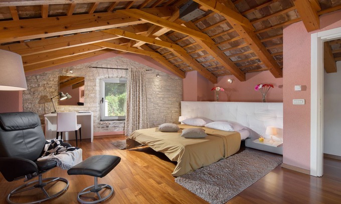 Sorici Villa | Art Villa with Pool on 700m2