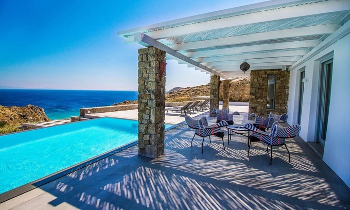 Elia Villa | Artemis 7BD Minimal Villa Private Pool Jacuzzi