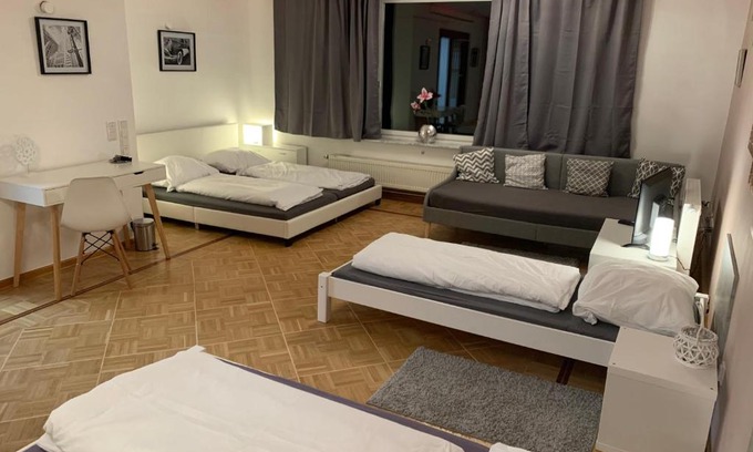 Mainaschaff House | AschaffApartment 4 Schlafzimmer bis 10 Personen bei Aschaffenburg