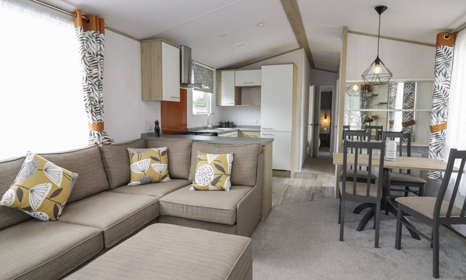 Denny Cottage | Ash