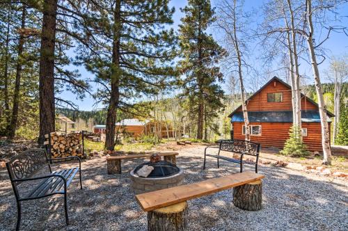 Duck Creek Village House | Aspen Meadow Cabin about 9 Miles Outside Duck Creek