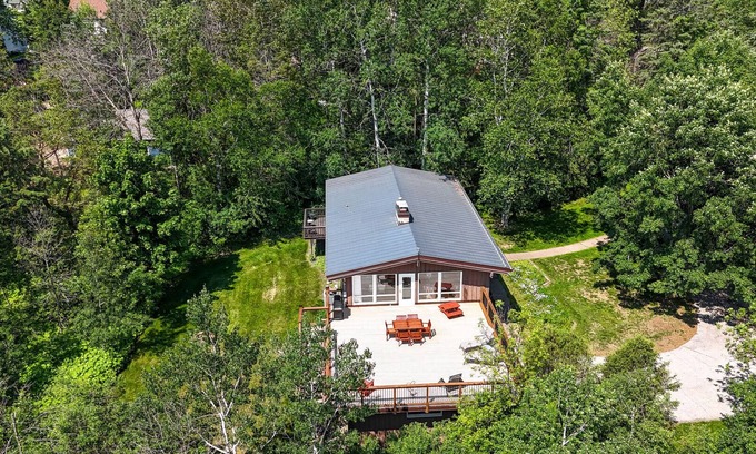 Hunters Park House | Aspen View House w/Brand New Overlook Deck