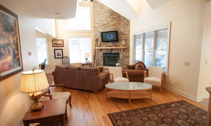 Timberline House | Aspen Village 34 - Penny LanennAspen Village 34 - Air Conditioning, Hot Tub, Community Pool, Pet Friendly