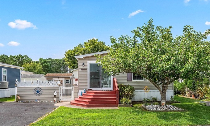 Assateague Pointe House | Assateague Pointe 2 br/1 ba 2 outdoor pools -in WOC.