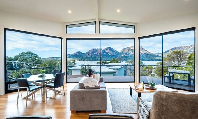 Coles Bay House | At The Bay - Freycinet Holiday Houses