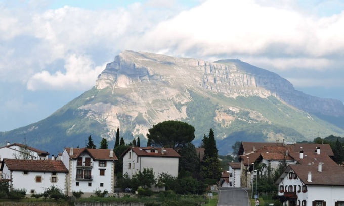 Iturmendi Cottage | At the foot of three natural parks this cozy and comfortable rural house.