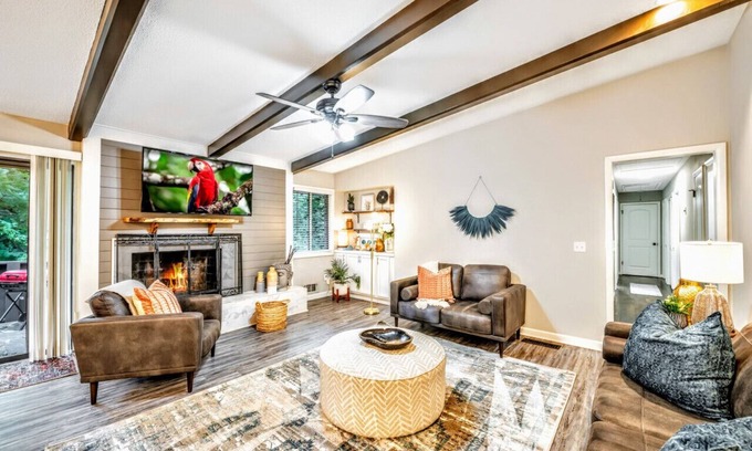 Addison Heights House | ATH - Marietta/Kennesaw- 4BR - Pet Friendly (kath)