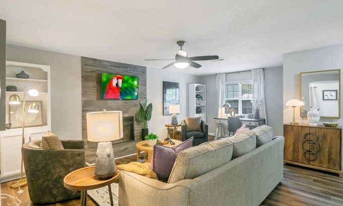 Smyrna House | ATH - Sleeps 4 - 2 Beds - Pet friendly - CC4
