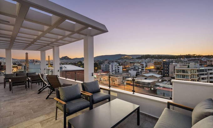 Gazi Apartment | Athenian View Loft