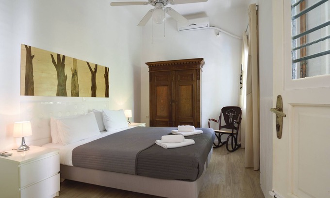 Pangrati Apartment | Athens Green Apartment with Garden and Balcony