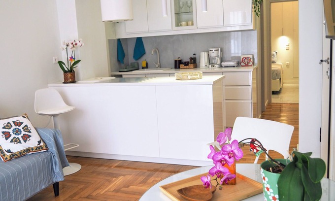 Pangrati Apartment | Athens White House 🏠