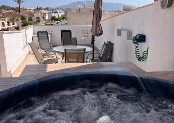 Puerto Rey Apartment | Atico Helena con solarium y jacuzzi privado en Laguna Beach