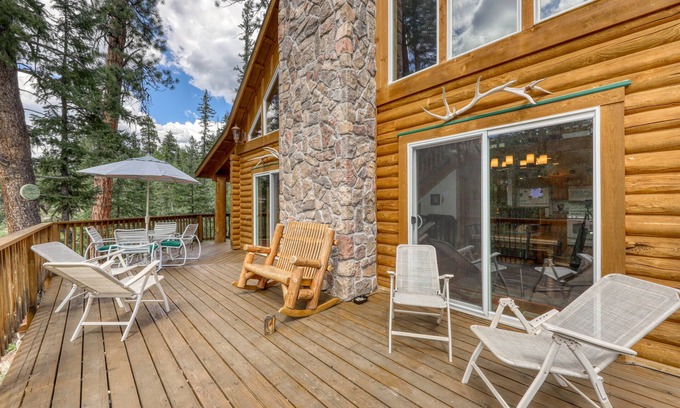 Columbine Lake House | Atmospheric mountain cabin with balcony & firepit - three miles from Purgatory