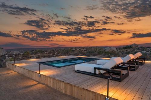 Pioneertown House | Atomic Ranch l Modern Pool Cabin Against 250 Acres