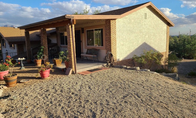 Apache Junction House | Attached Guest House with Great Views!