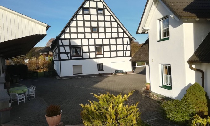 Silbecke Apartment | Attractive Apartment in Silbecke with Garden