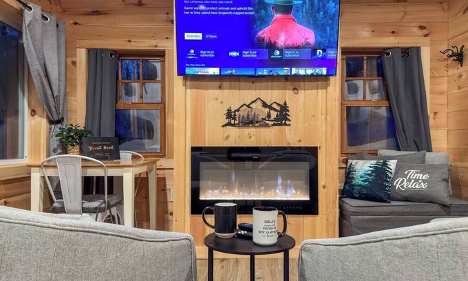 Berlin House | ATV/hiking/biking cozy getaway!