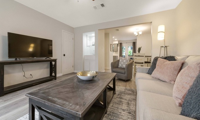 Sonesta West House | ATX 2-bedroom townhome
