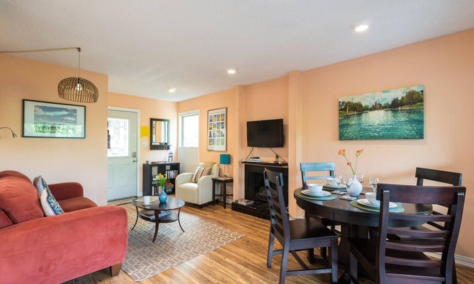 Barton Hills Condo | ATX House: King bed, Deck; .33 mi to Zilker Park & Barton Springs; @2 mi to DT!