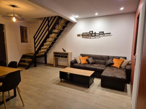 Belleu House | Au Beau Regard